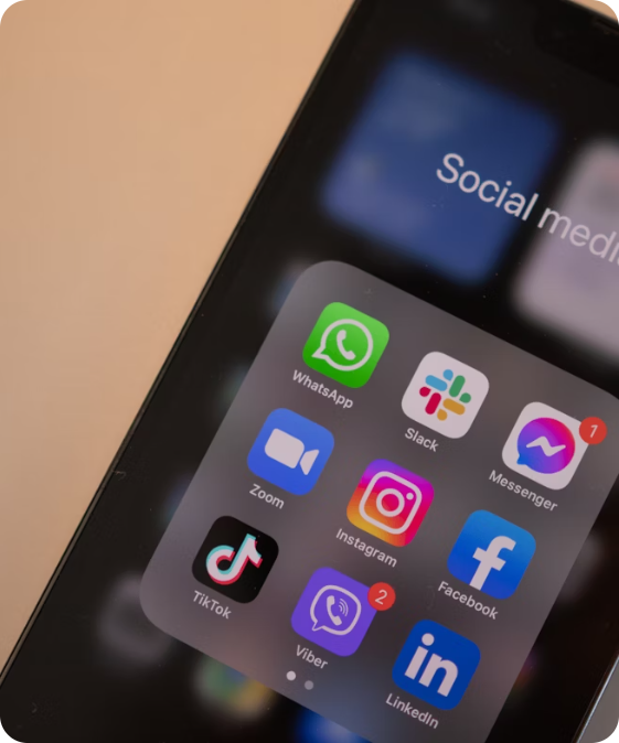 social media apps on smartphone used by social media managers for doctors